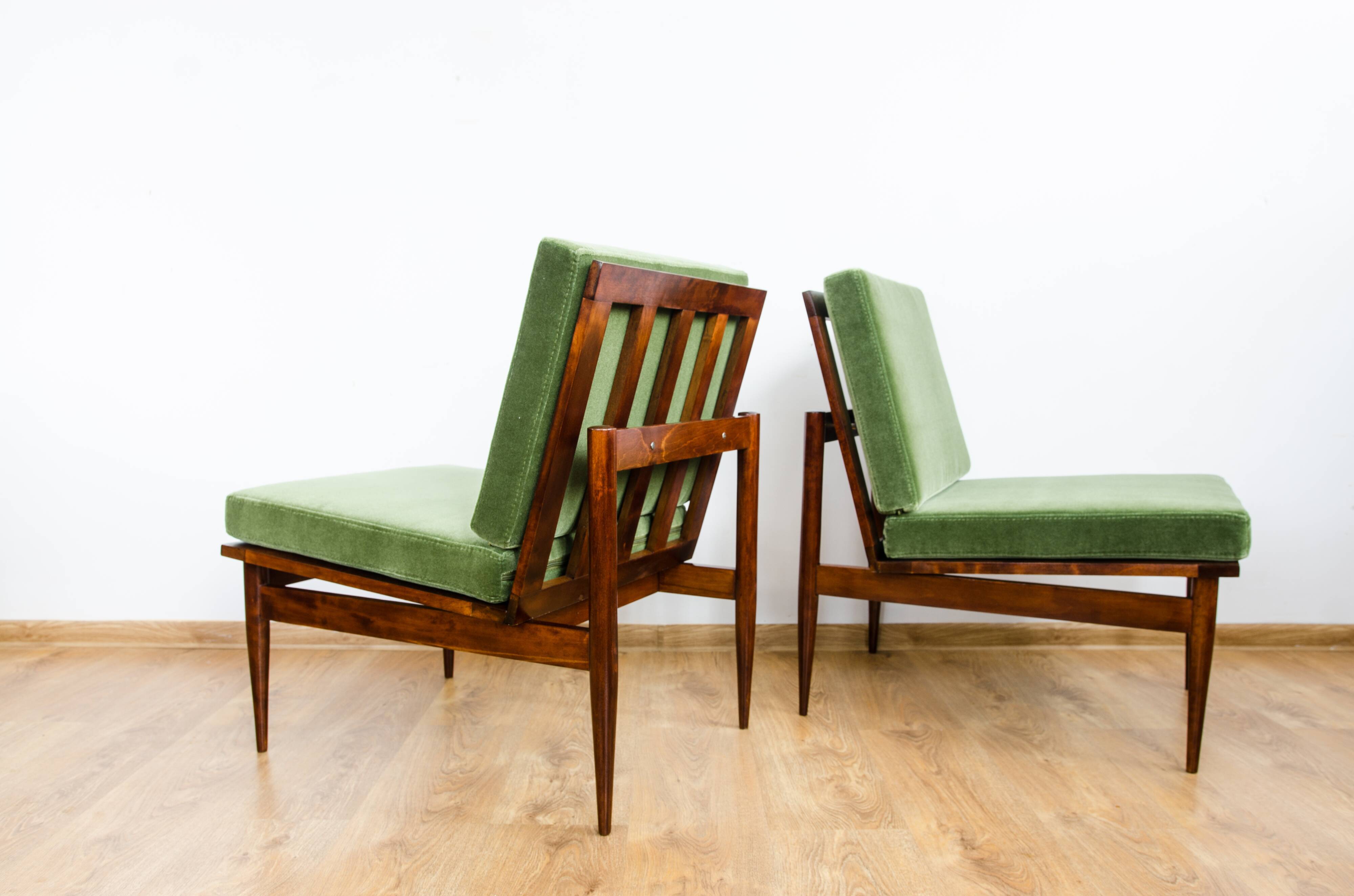 Paire de fauteuils verts du milieu du siècle 1965