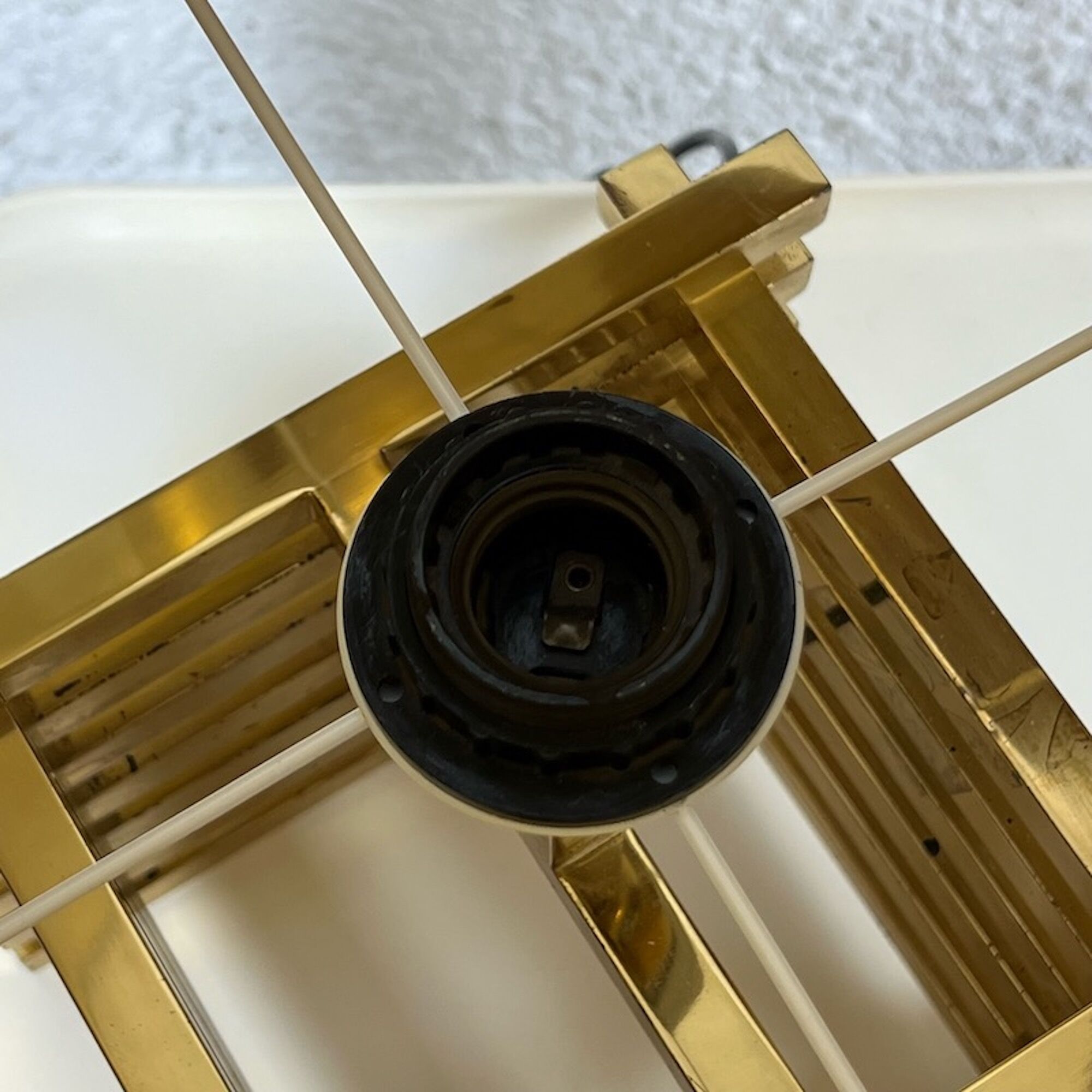 Lampe de table en laiton de luxe par Romeo Rega, années 60