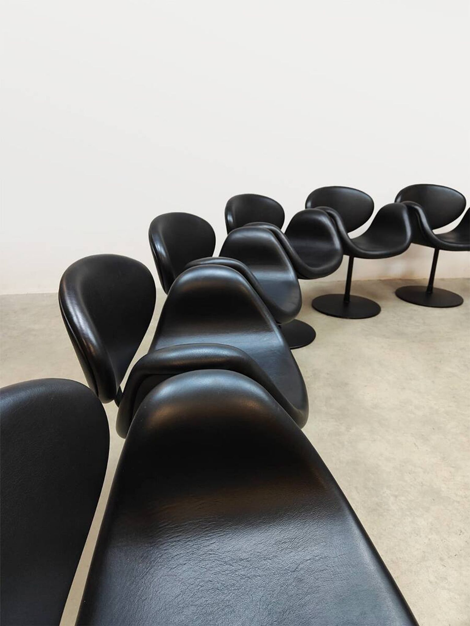 Vintage Dutch design 'Little Tulip' swivel chairs by Pierre Paulin for Artifort
