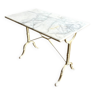 Bistro table in gray marble and white cast iron ☐ 99.5 x 59.5 cm
