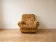 Fauteuil en velours doré, années 70