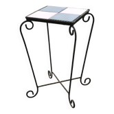 Art Deco gueridon in black and pink iron, tiled top and twisted moulding, 1950s.