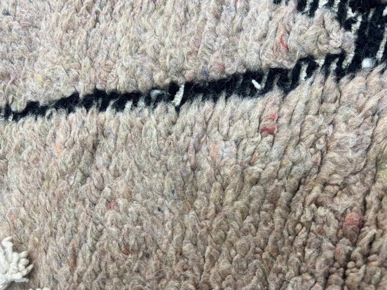 Moroccan wool rug 250cm x 150cm