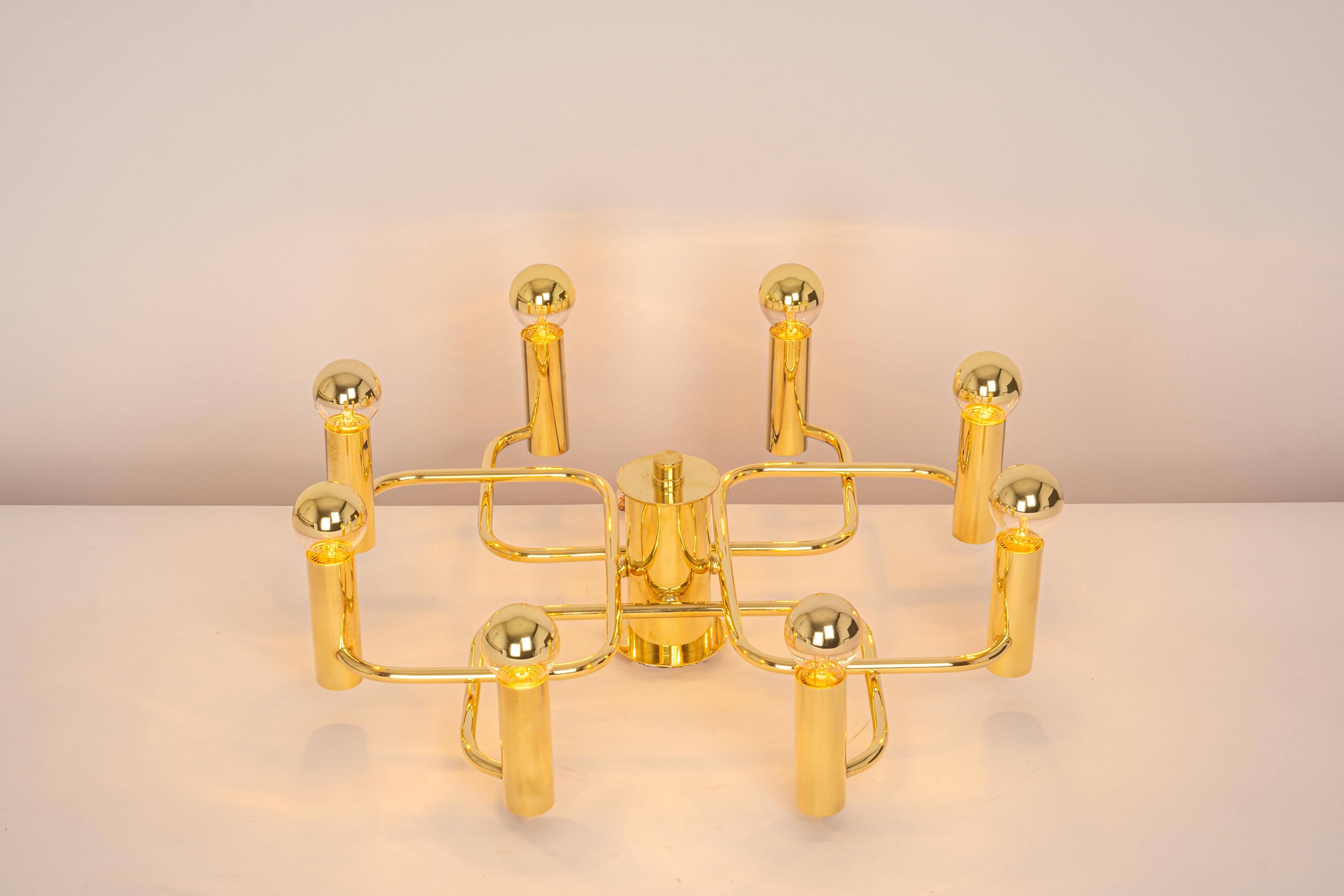 Magnificent mid-century chandelier in the Sciolari style, 1970s.