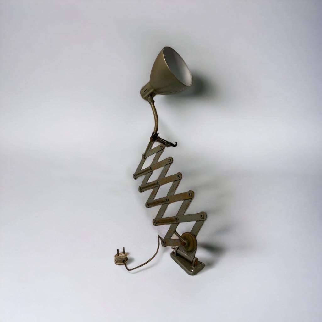 Vintage industrial scissor lamp / wall light / workshop lamp