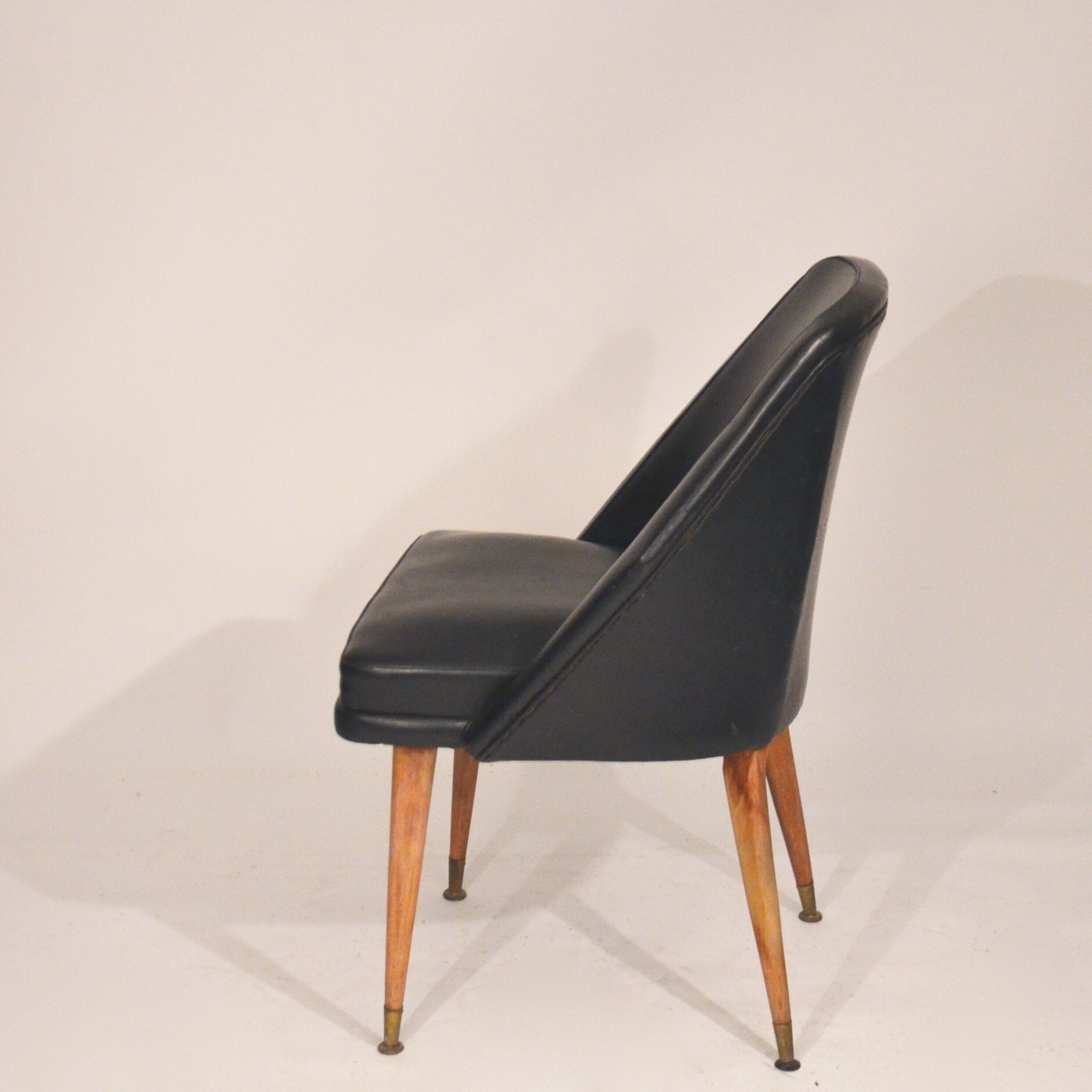 Armchair in leatherette vintage