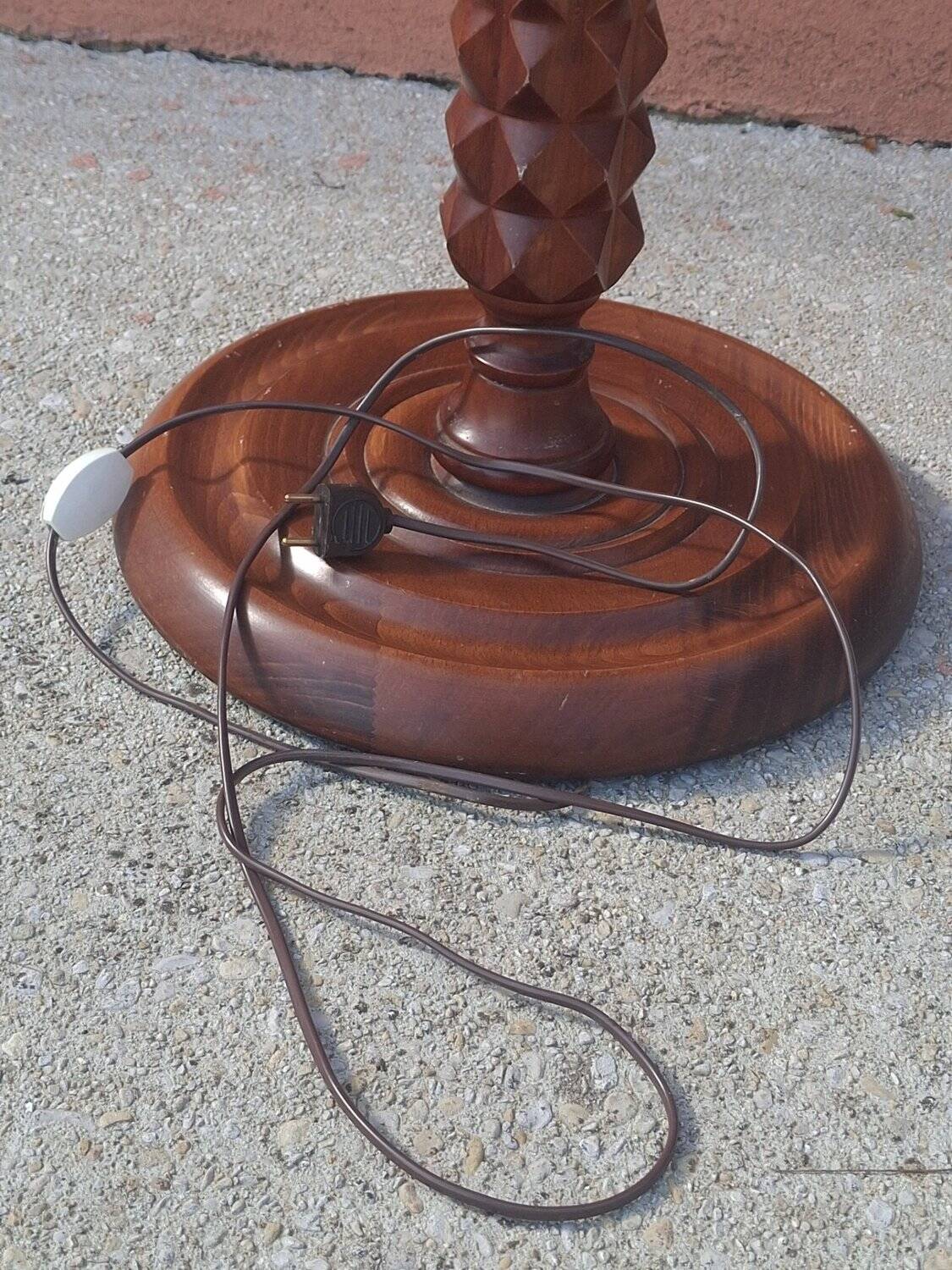 Vintage floor lamp from the 60s-70s with integrated shelf.