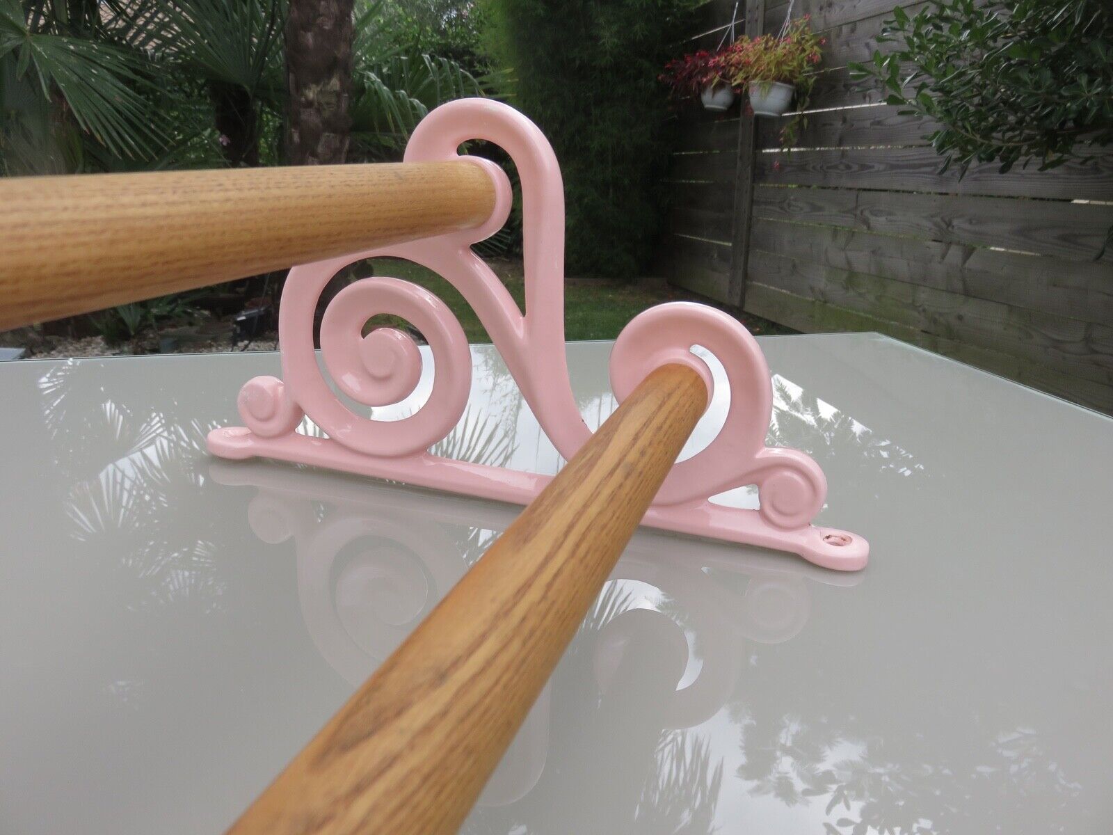 Old towel rack art deco in pink enamelled cast iron