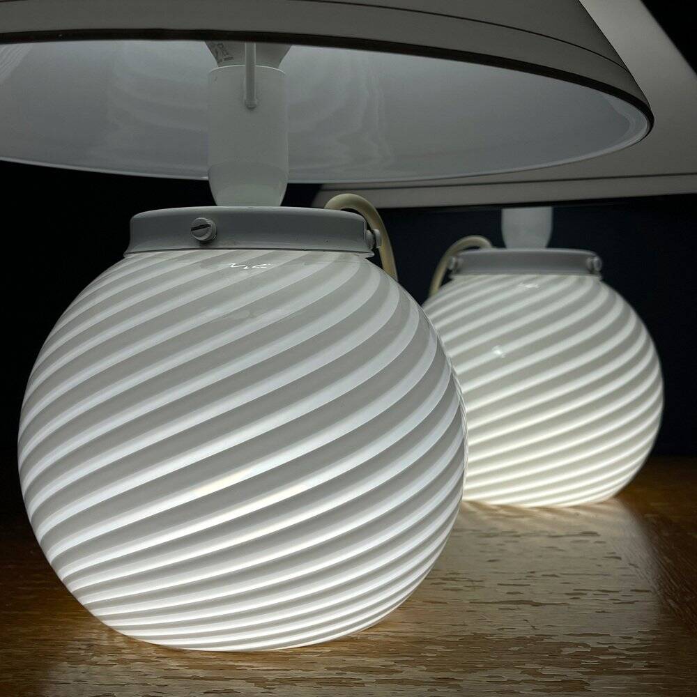White Murano table lamps, 1970s, set of 2