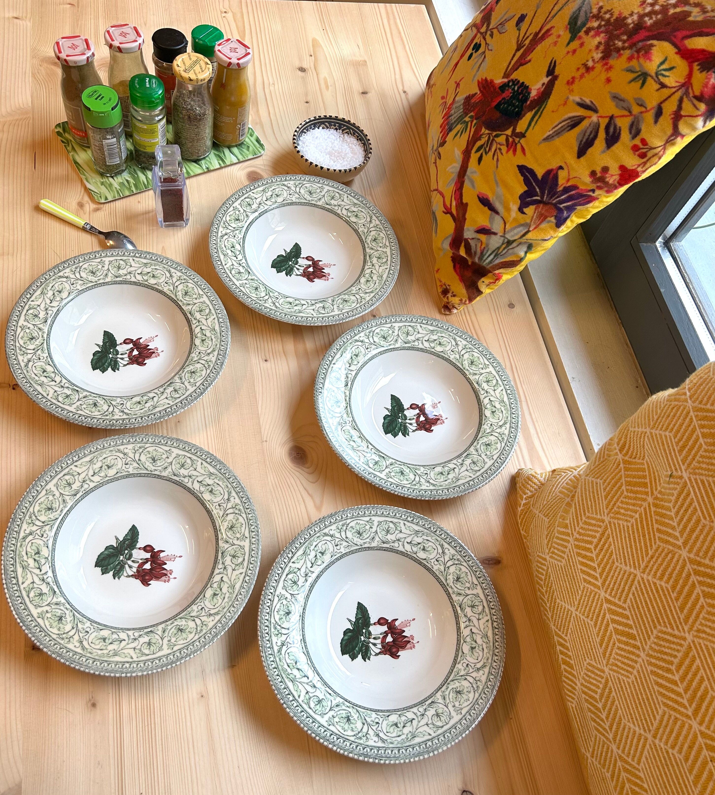 Plates" applebee collection " by "the royal horticultural society"
