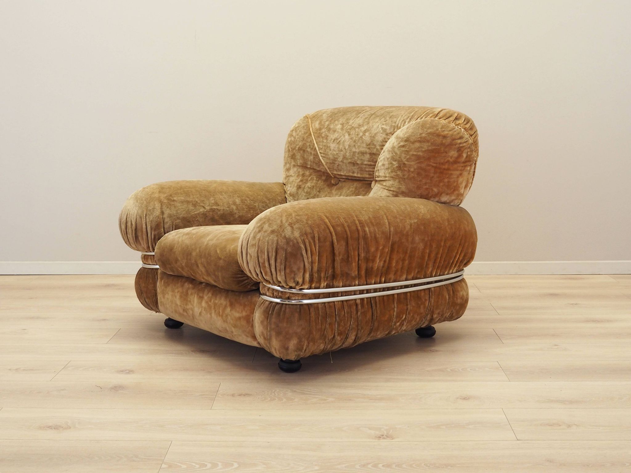 Velour armchair, Italian design, 1970s, production: Italy