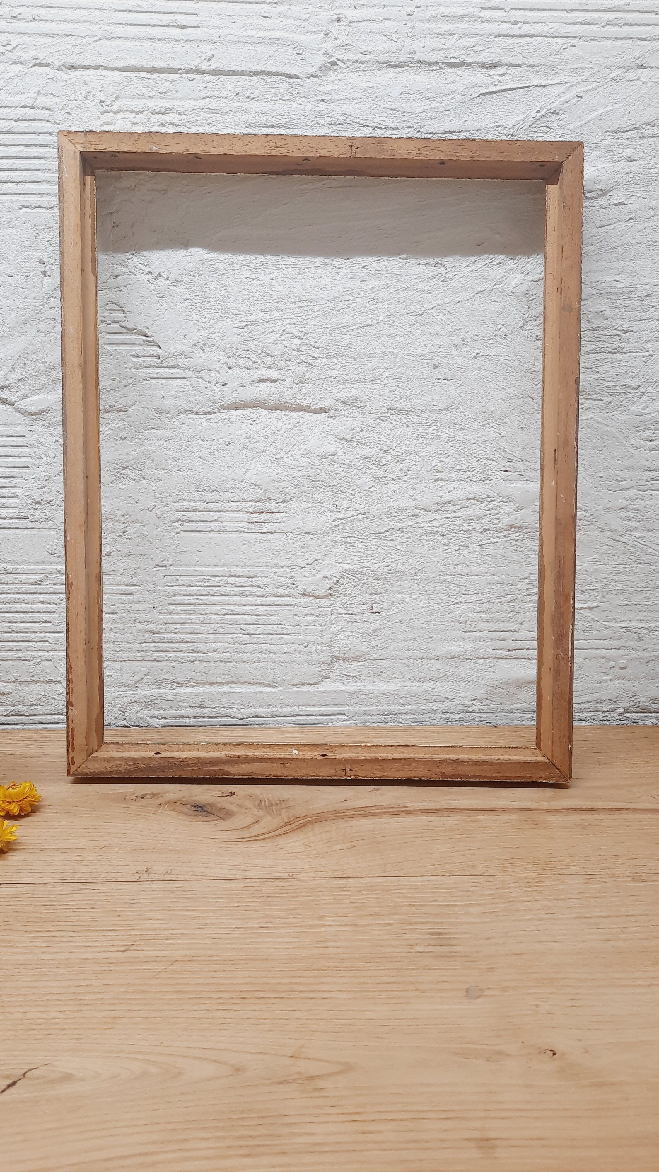 Golden wood frame with godrons