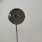 Eyeball desk lamp