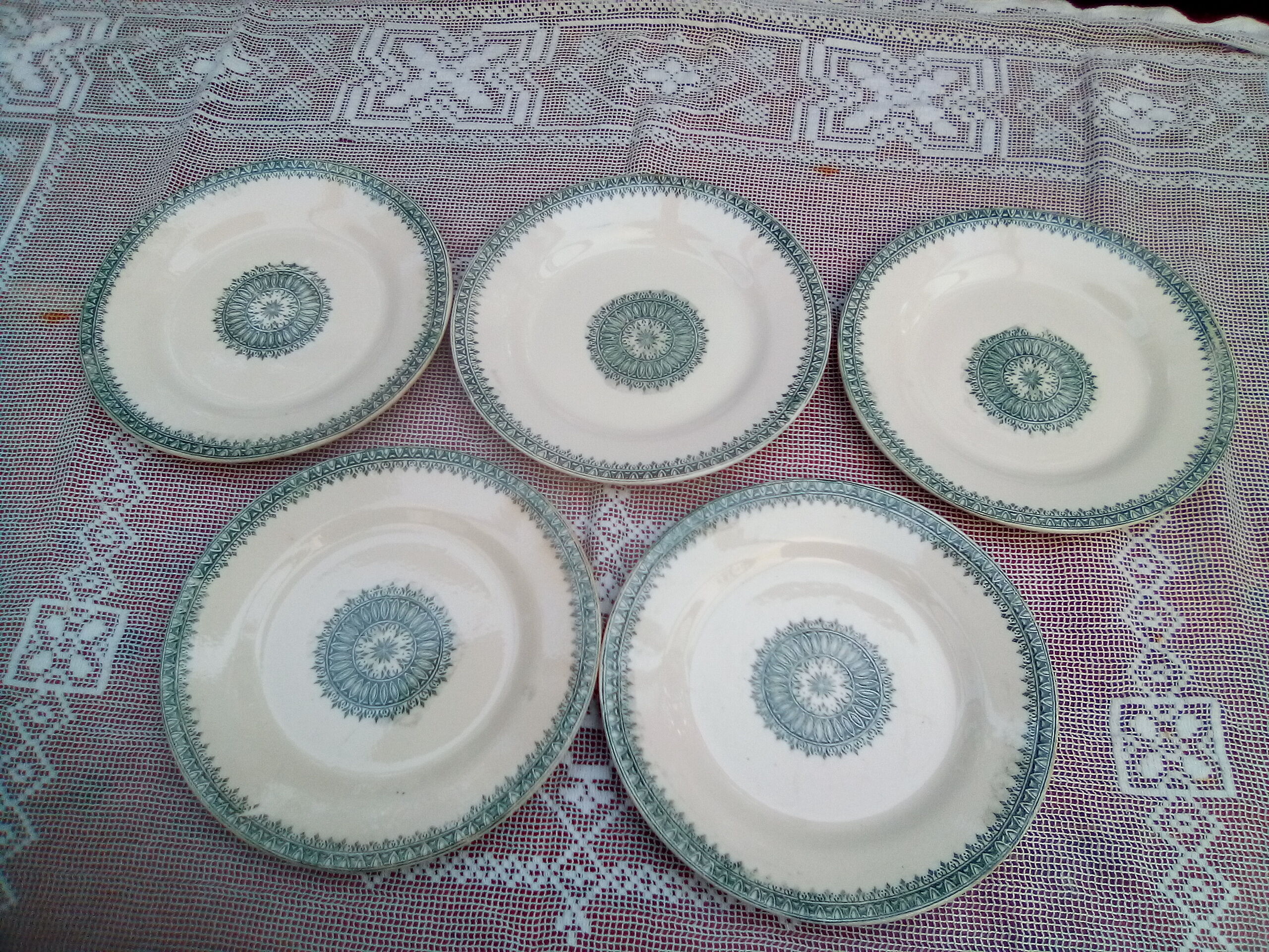 5 dessert plates Terre de Fer Creil Montereau