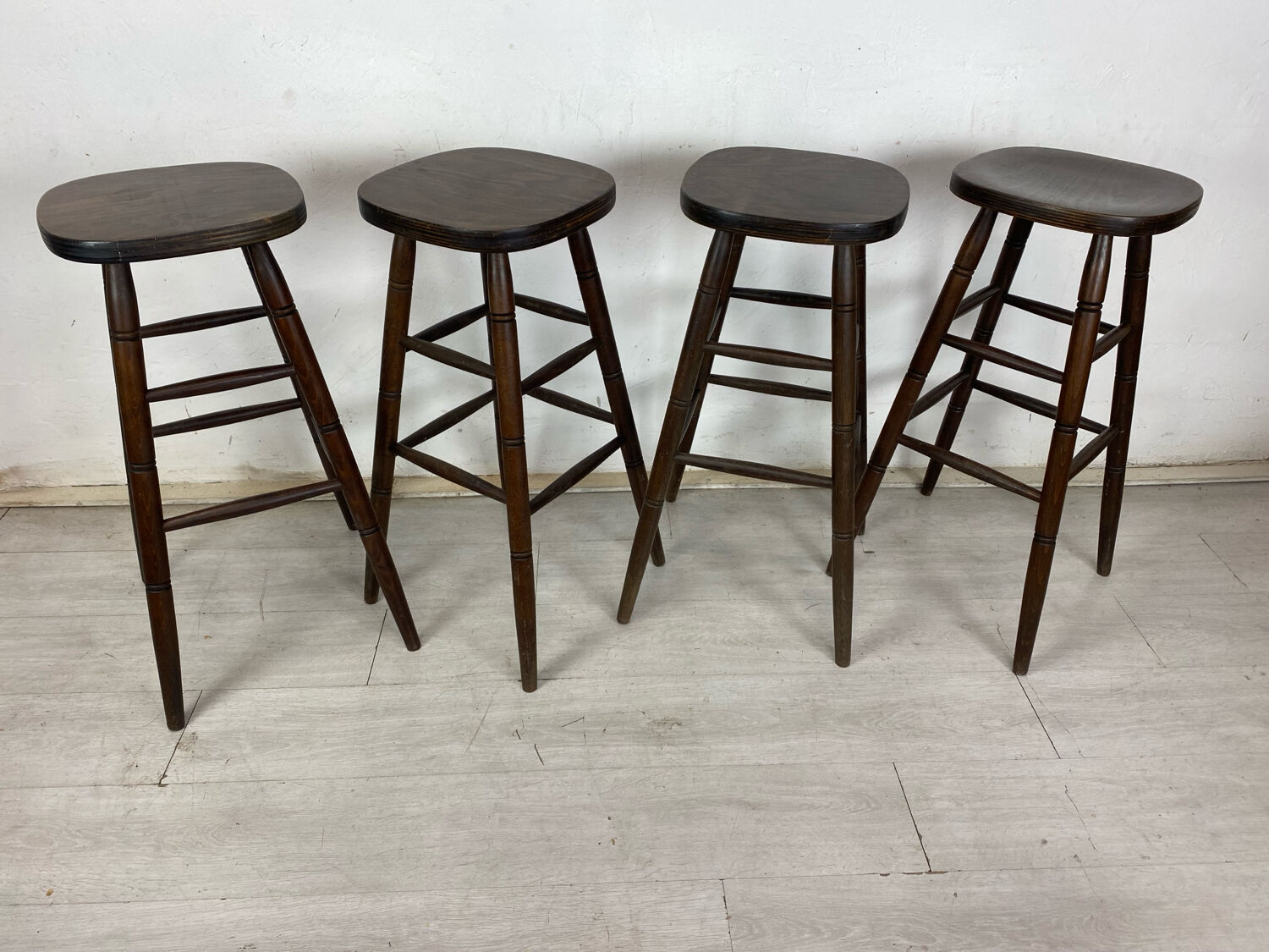 Bar stool