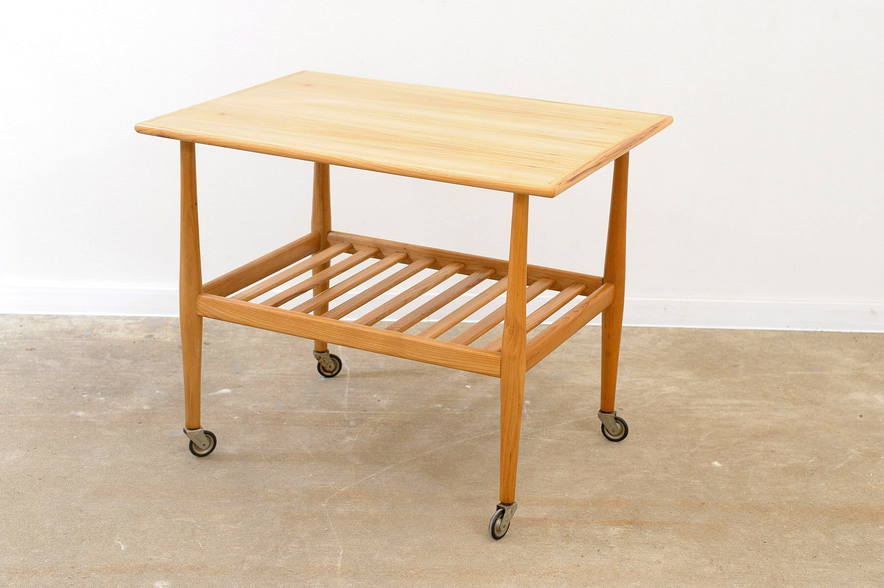 Table de service du milieu du siècle par Krásná Jizba, années 1950, Tchécoslovaquie