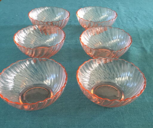 Series of 6 cups in pink glass France