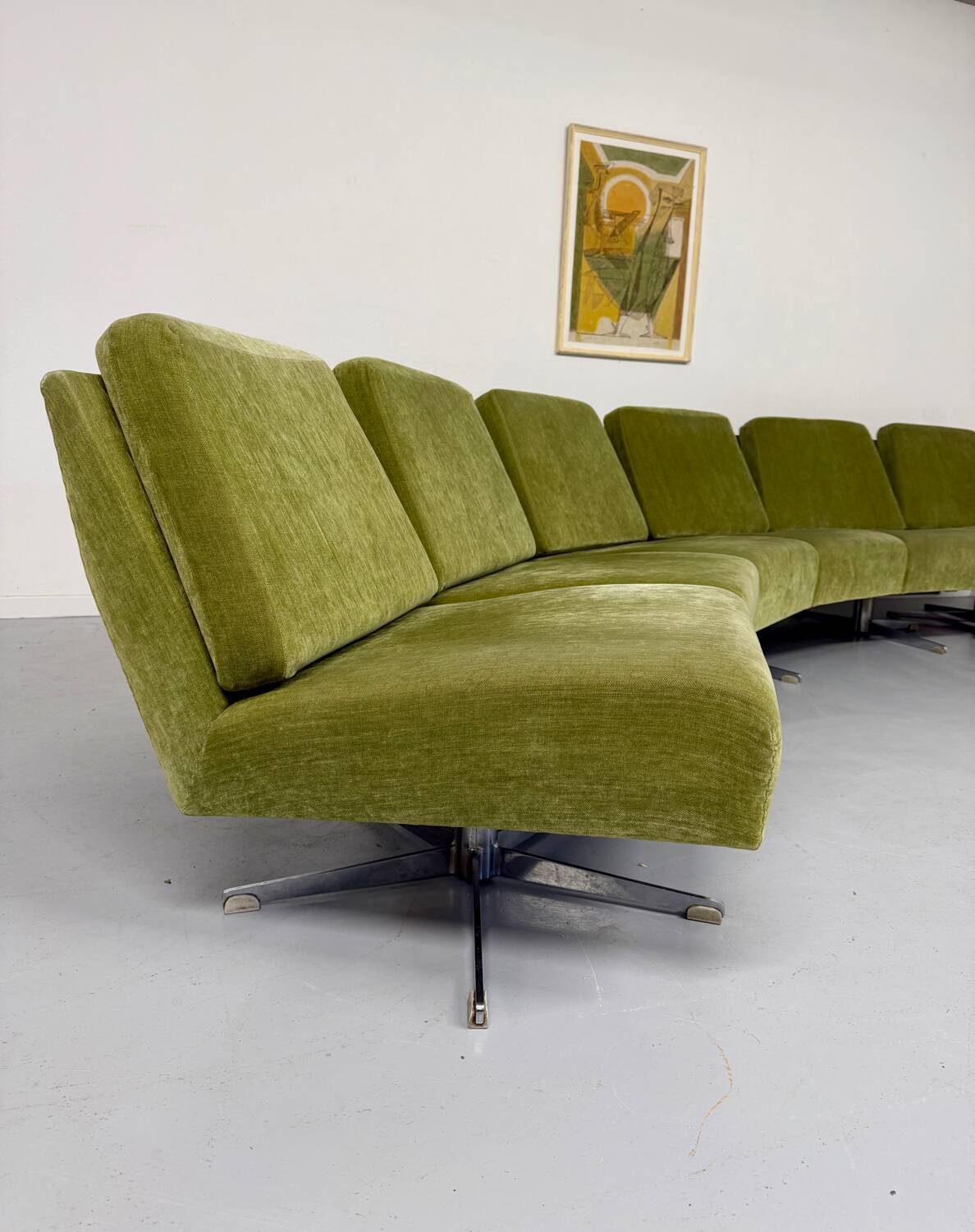 Complete living room with a sofa and 2 Italian design armchairs from the 70s, vintage.