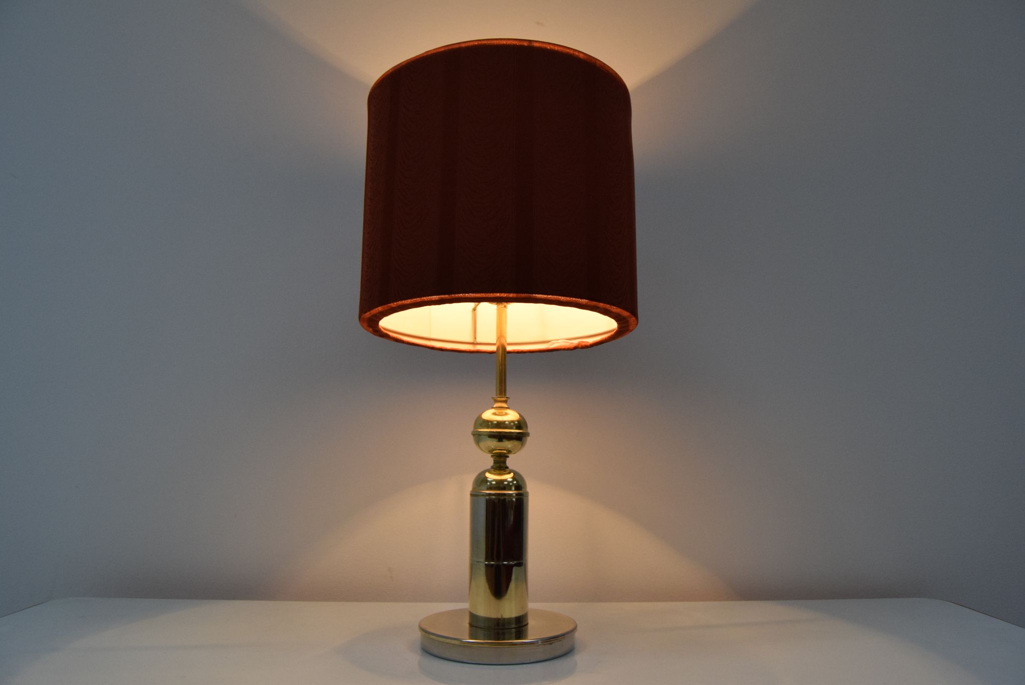Lampe de table design du milieu du siècle par Kamenicky Senov, années 1960.