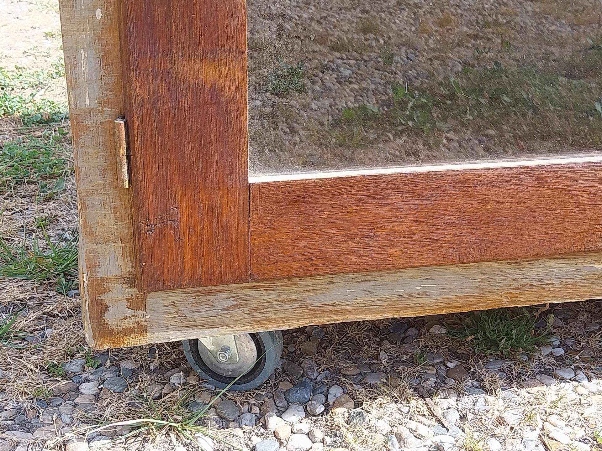 Glass cabinet