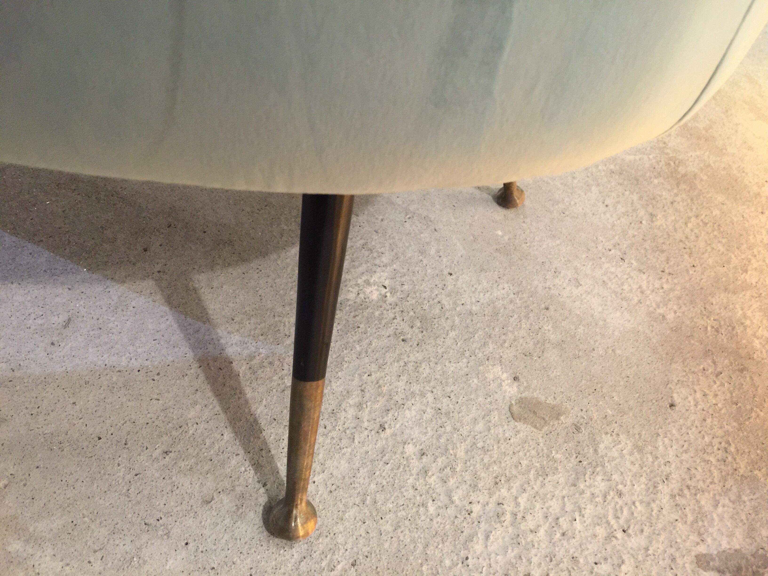 Bench in Velvet bean