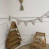 Fir tree shaped shelf