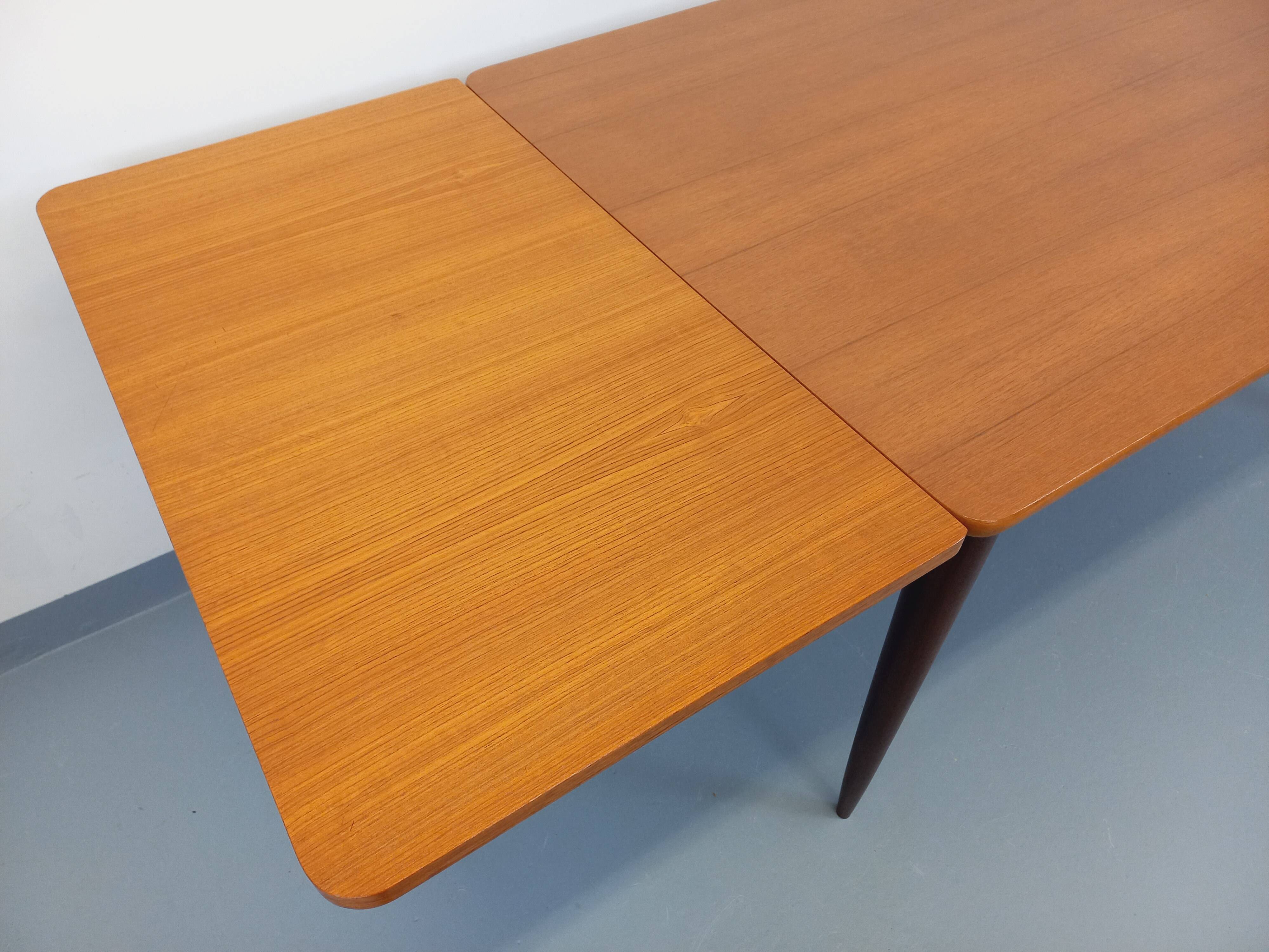 Table à manger rectangulaire style scandinave vintage des années 50 60 teck