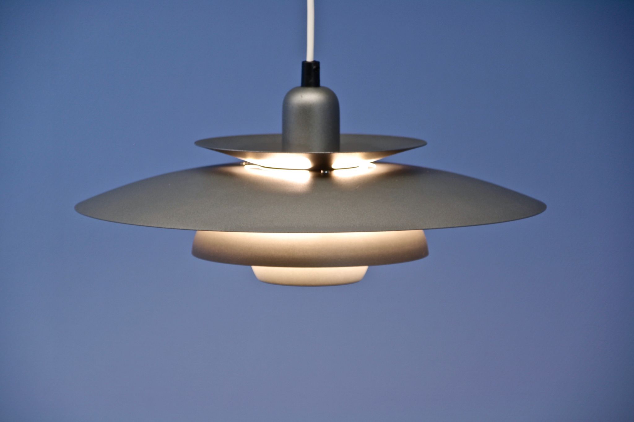 Suspension danoise en gris foncé années 1970