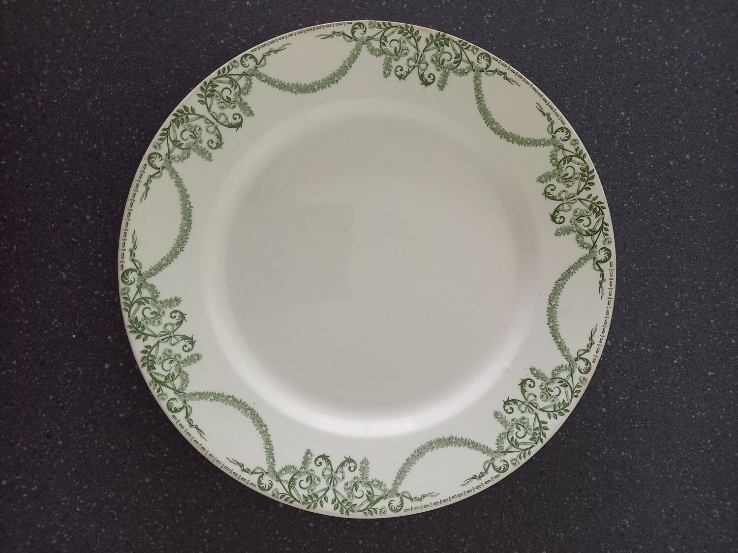 Serving dish Creil and Montereau