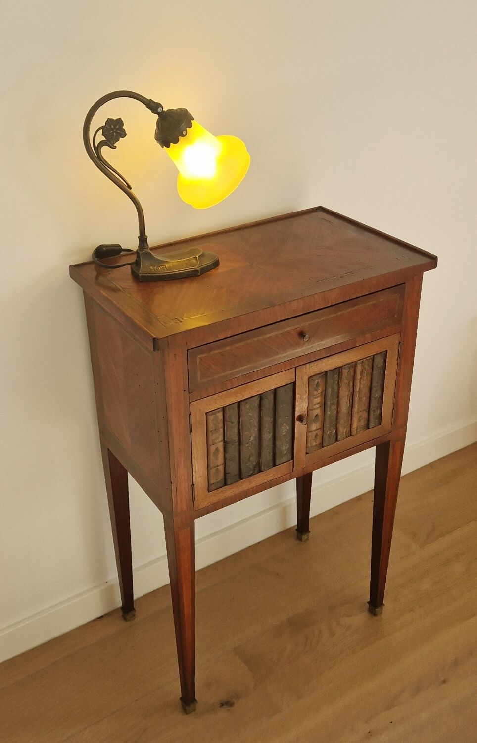 Art Nouveau style lamp