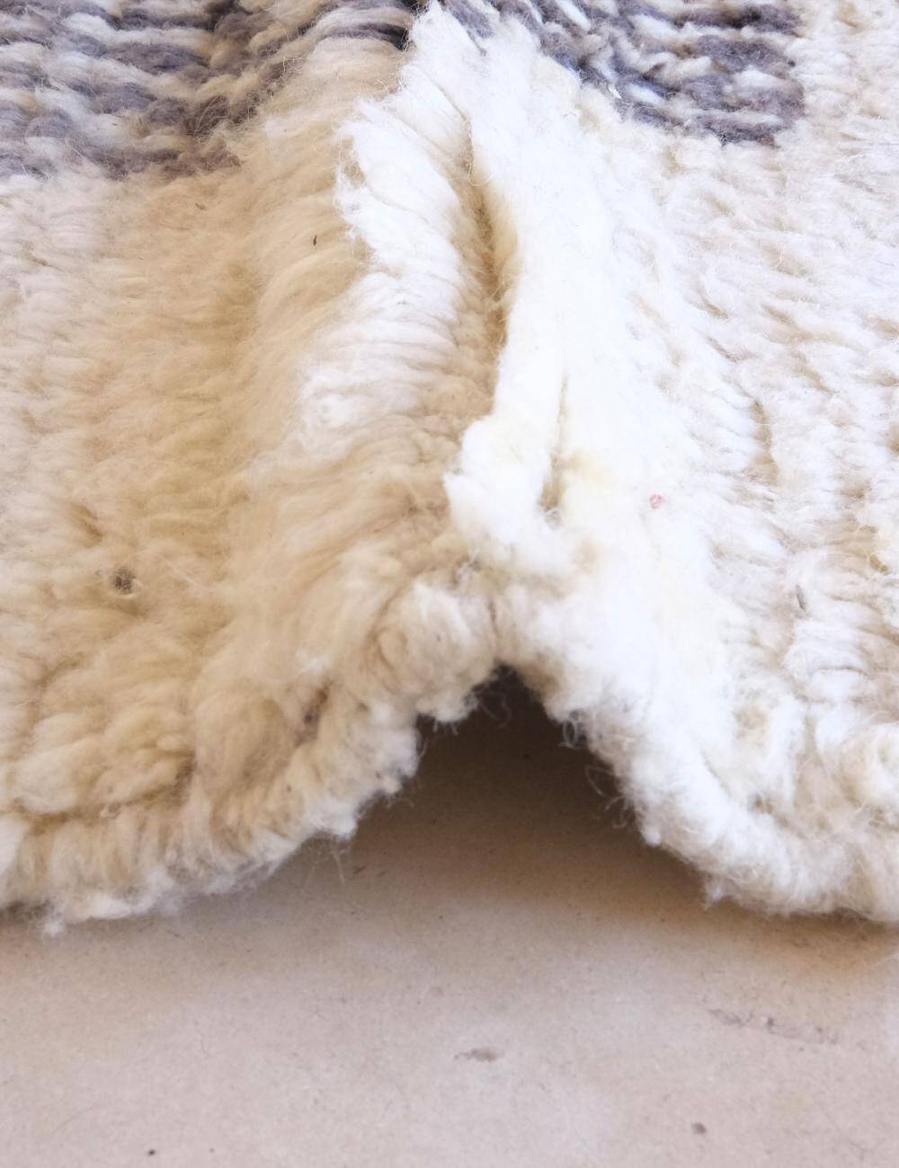 Contemporary Design Rug - 295 x 205 cm