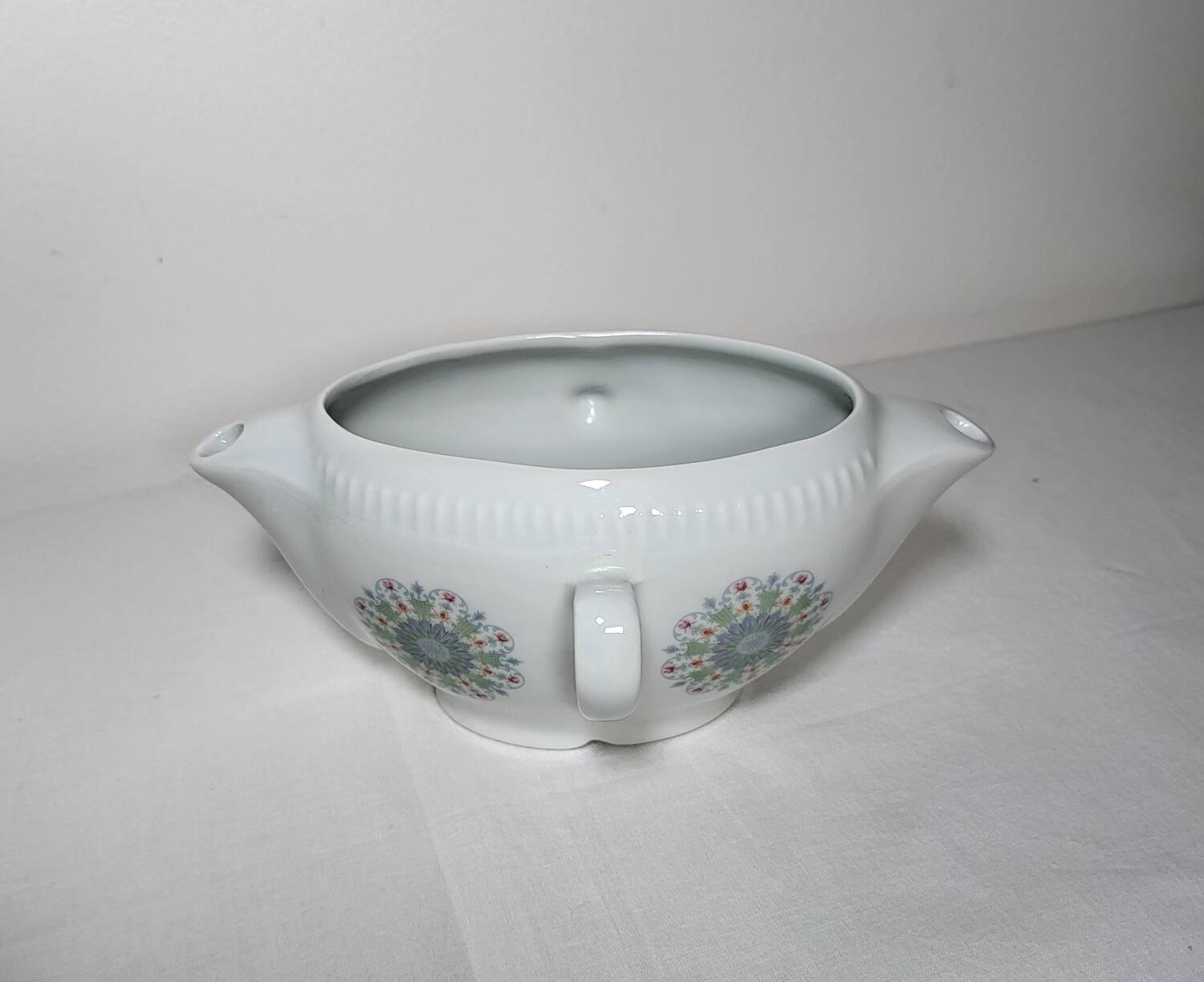 Vierzon porcelain sauce boat