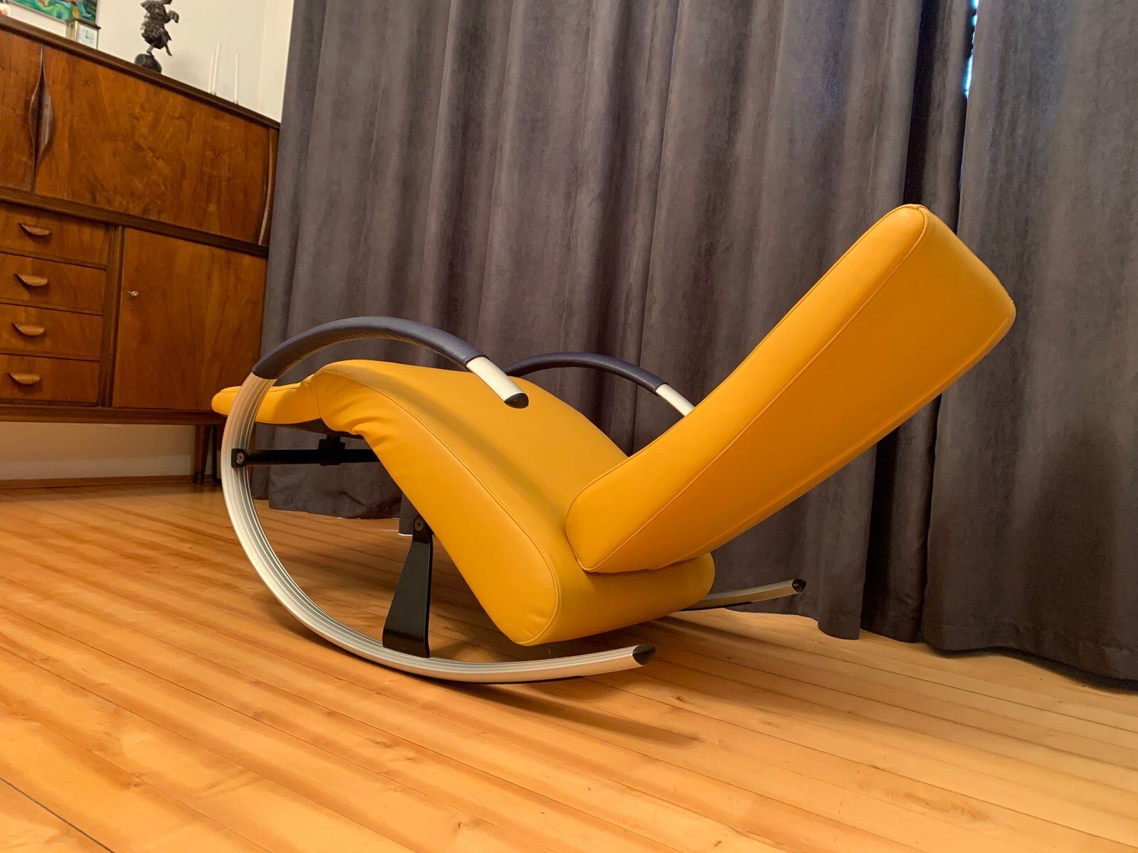 Modern chaise lounge, 1980s