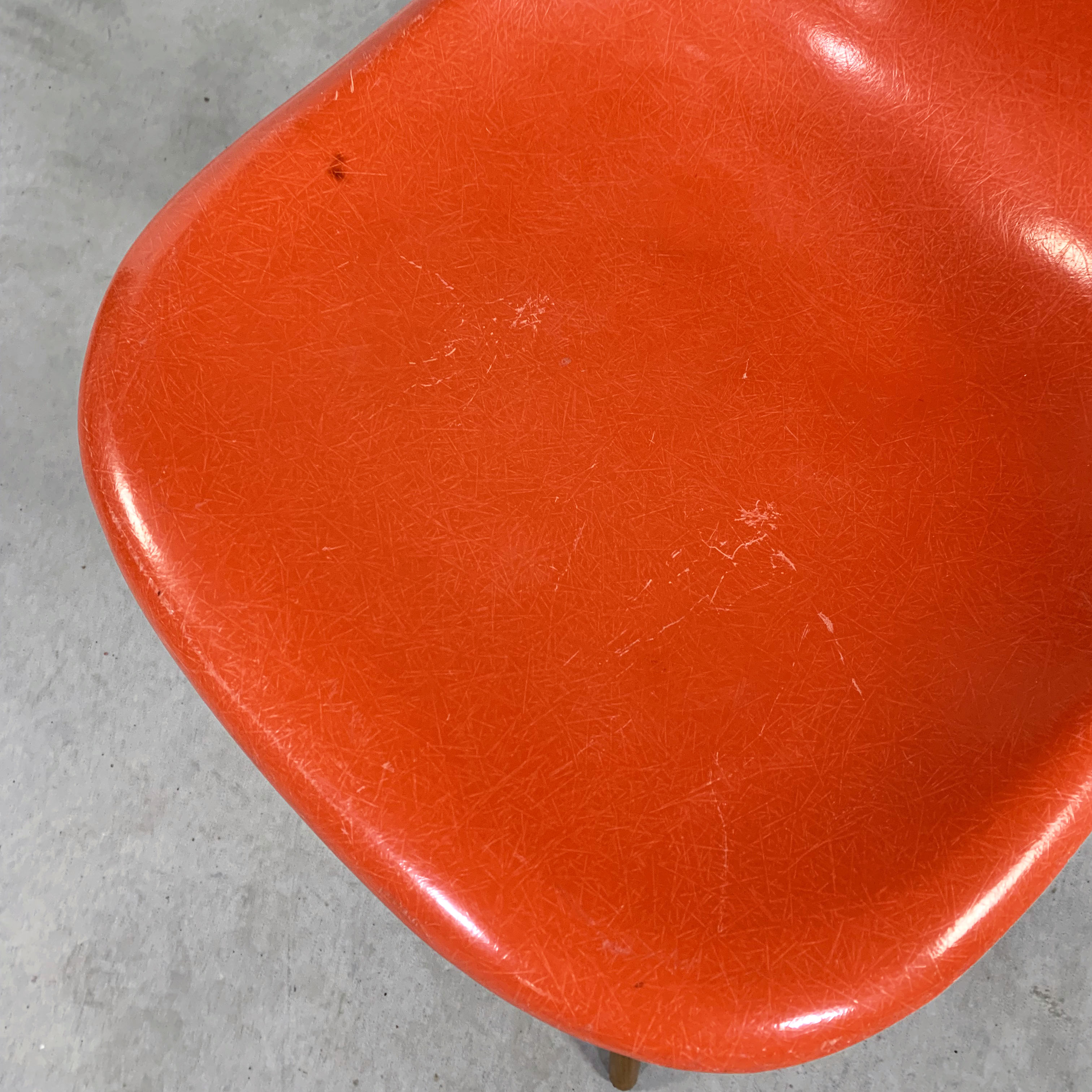 Chaise DSW Corail de Charles & Ray Eames pour Herman Miller, 1970