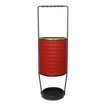 Ancien porte-parapluie en fer forgé et Skaï rouge – années 60