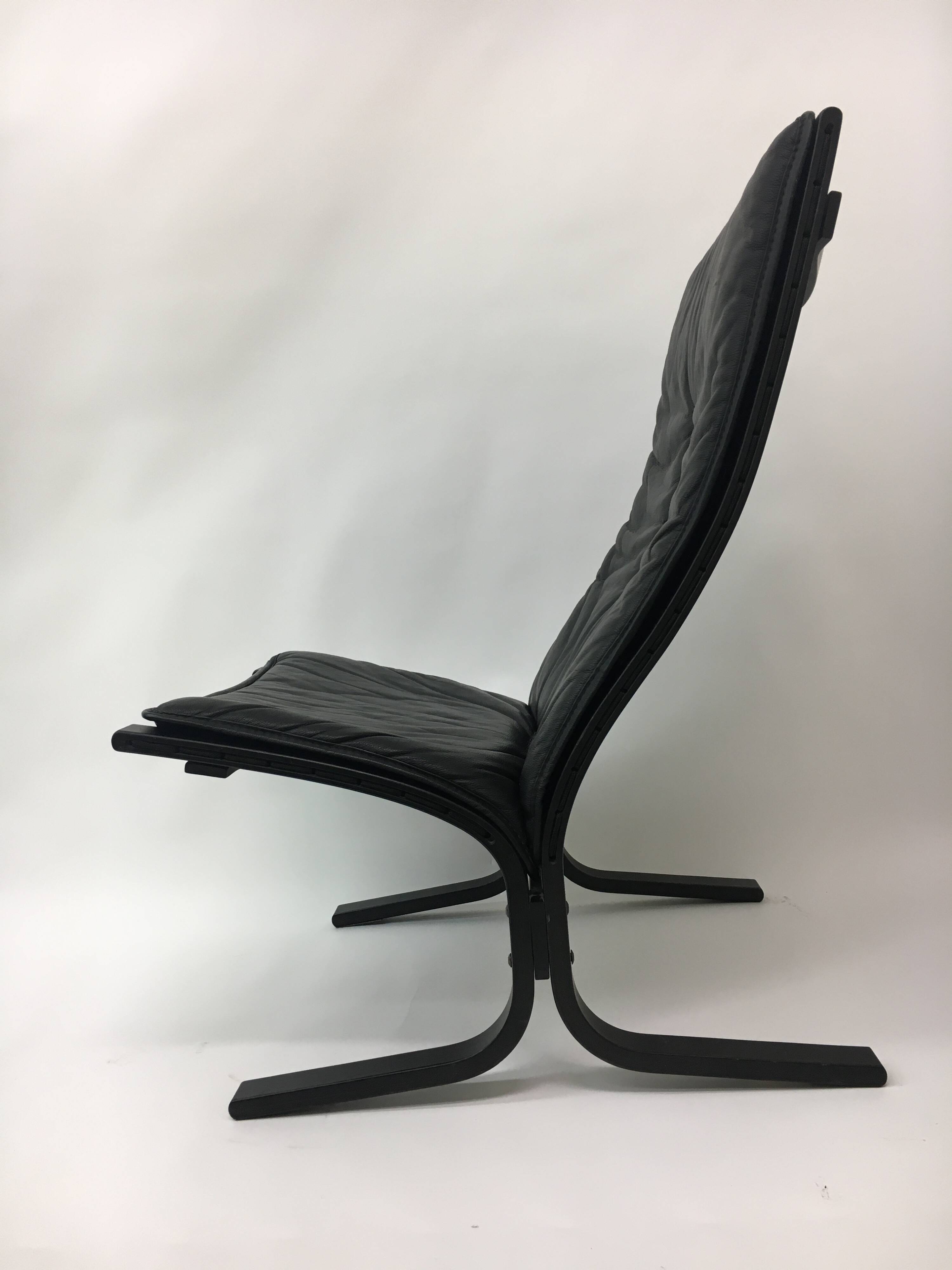 Mid-Century design black leather lounge chair by Ingmar Relling for Westnof