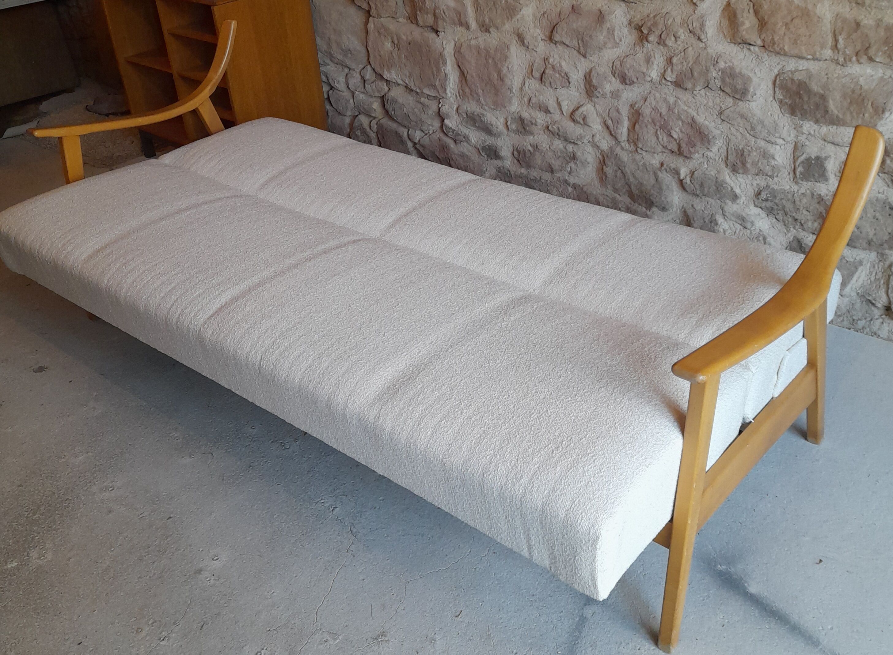 Sofa/bed vintage design boomerang fabric buckle
