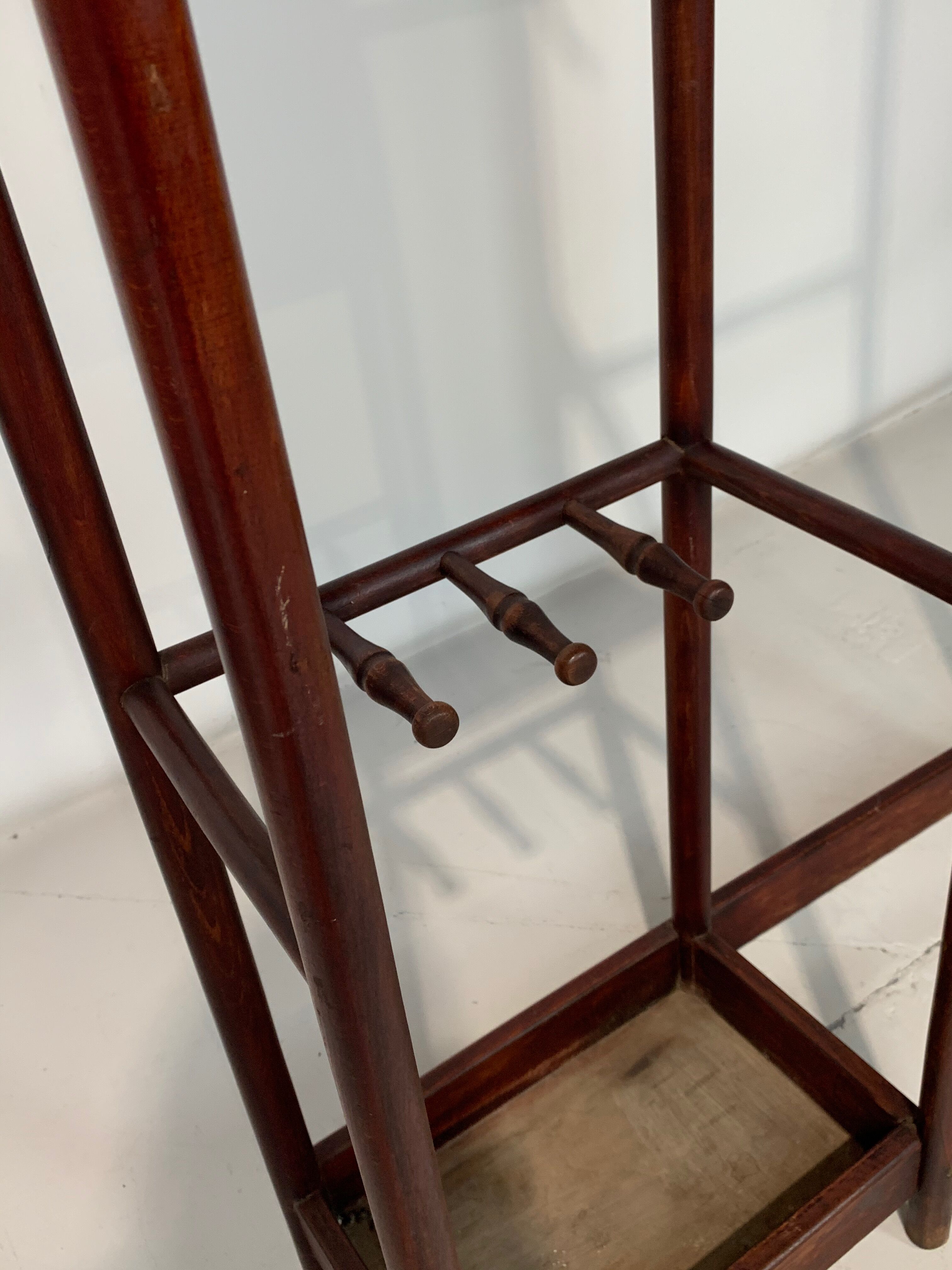 Thonet coat rack no.8