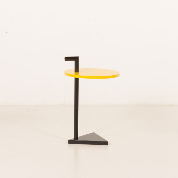 Table d'appoint de style Memphis Milano, Italie, années 1980.