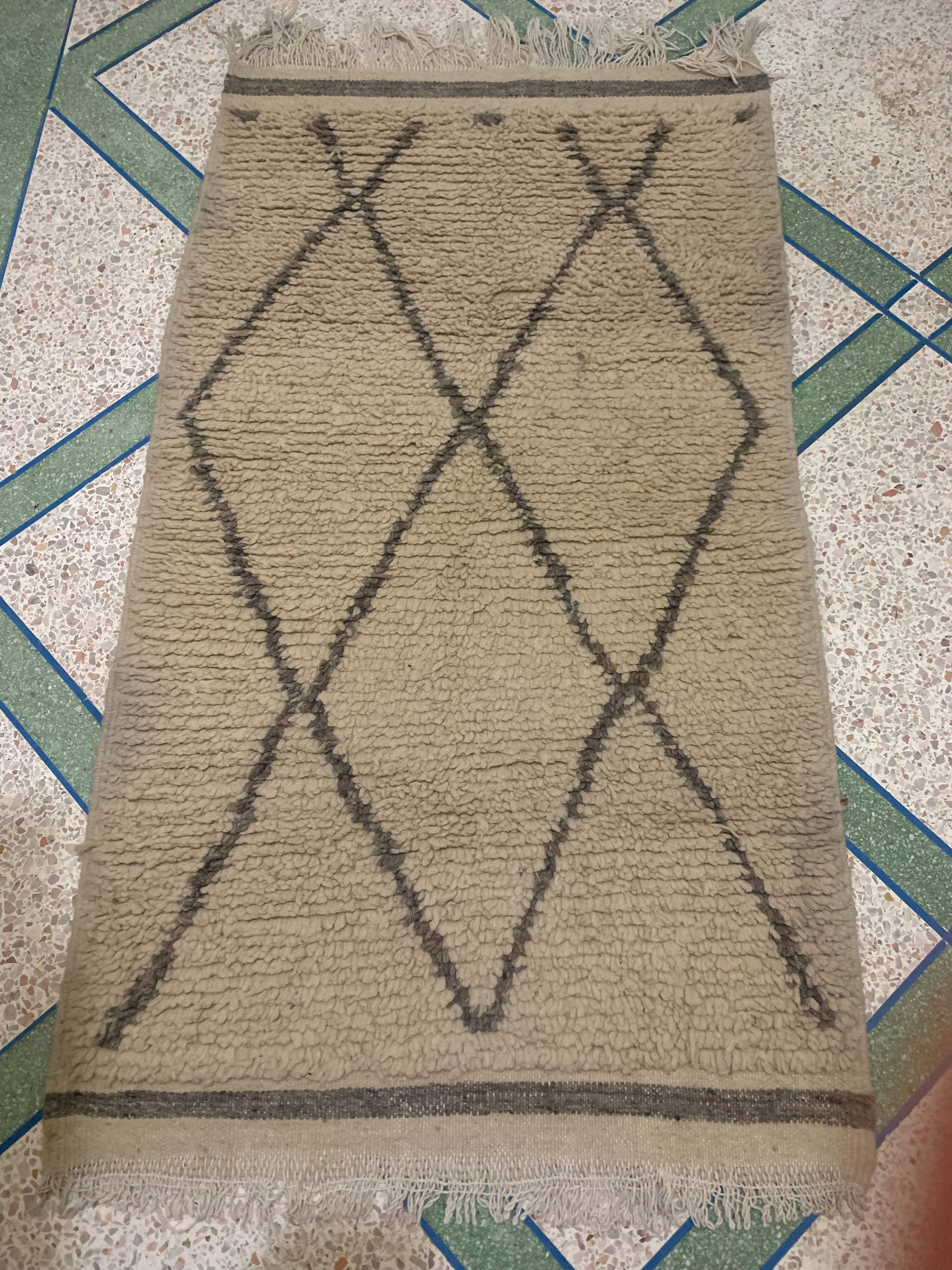 Blessed Ouarin rug made by traditional hand, size 100 x 150 cm