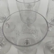 8 grands verres en cristal de Baccarat, modèle Champigny.
