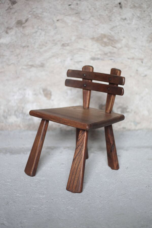 Chaise bois brutaliste, petite chaise enfant ou décorative, porte-plante