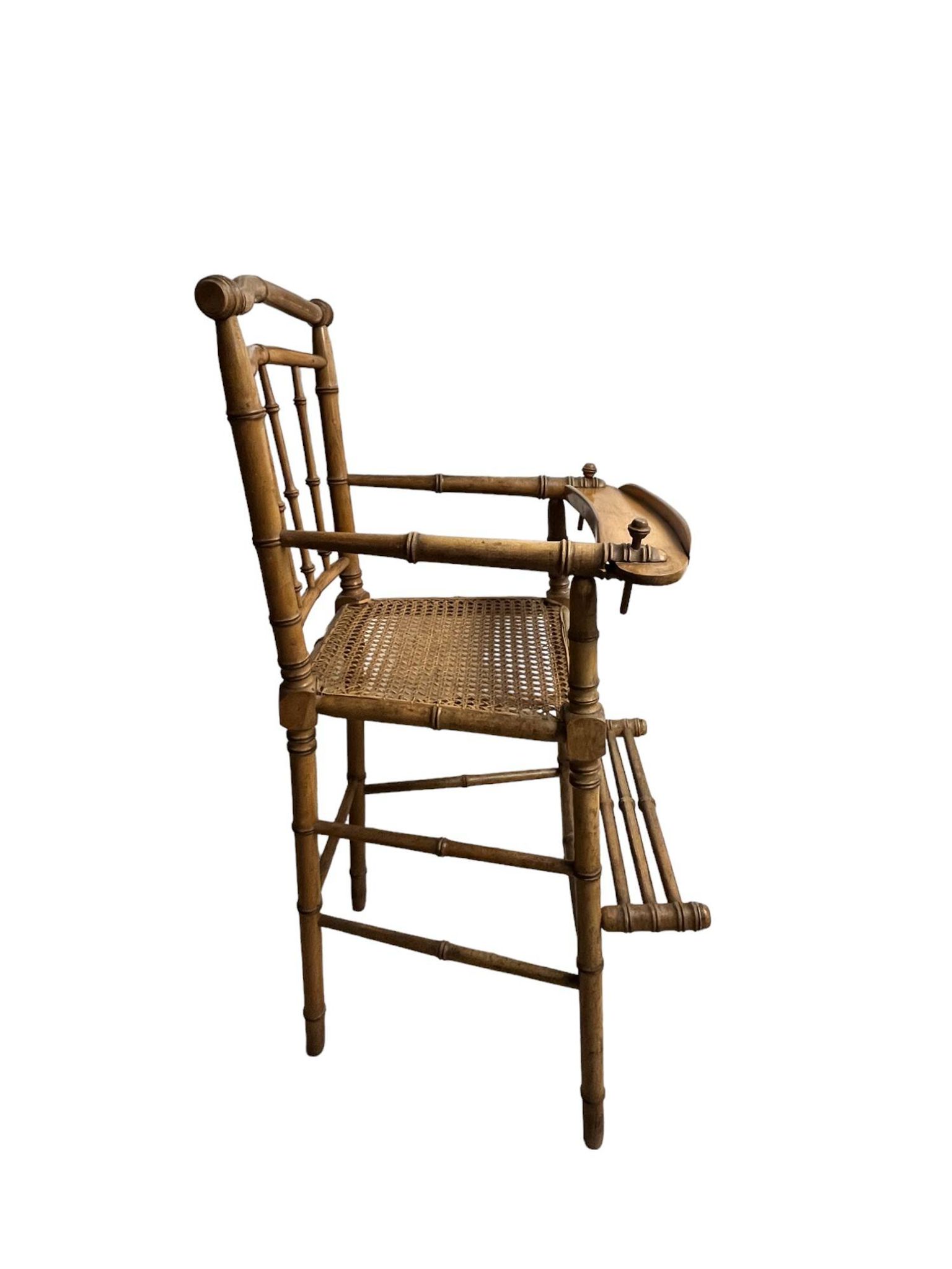 Ancienne chaise haute bébé ou poupée bambou début XXème