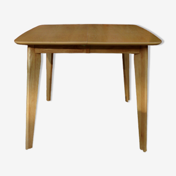 Table scandinave extensible