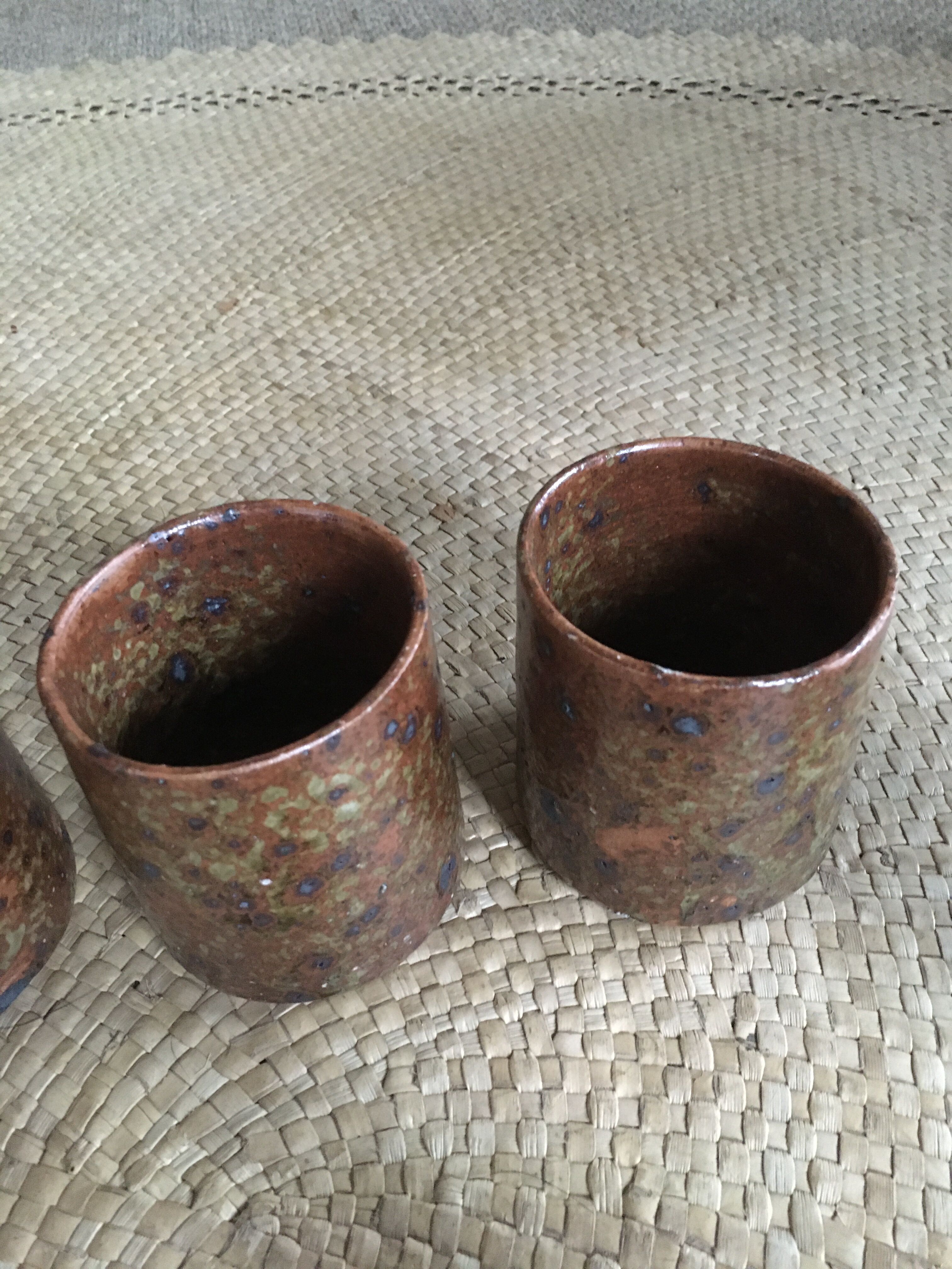 Lot de  10 tasses en grès