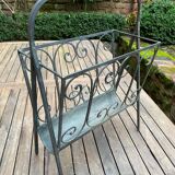 Art Deco magazine rack in wrought iron with bronze patina from around 1930-1940.