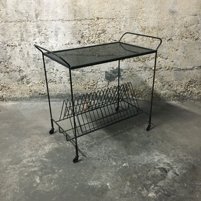 Serving range vinyls with wheels