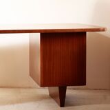 Executive desk model Boomerang standard from De Coene