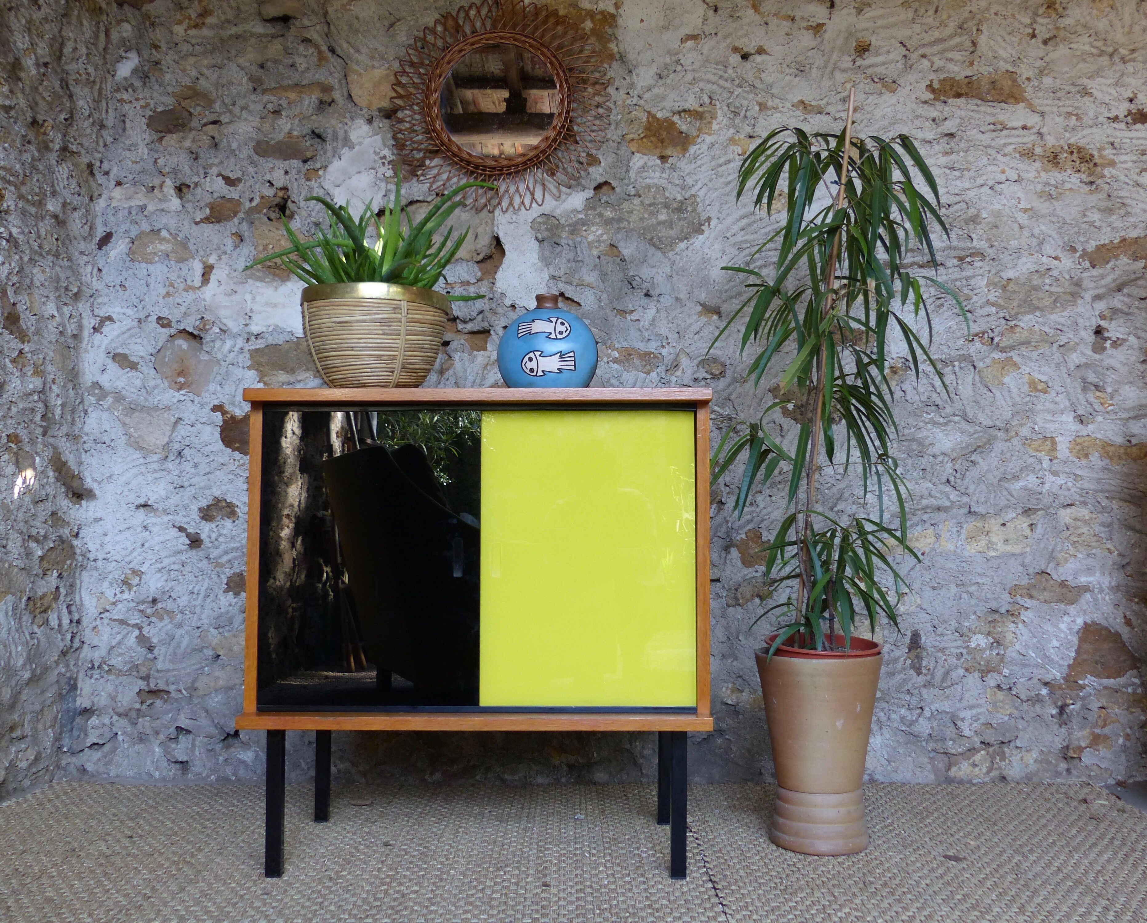 Buffet vintage yellow and black