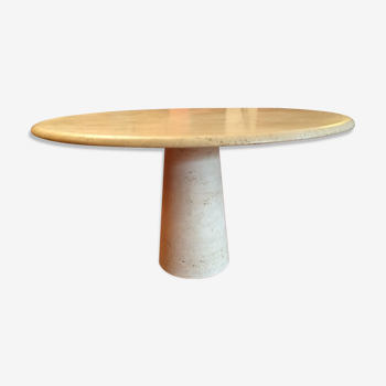 Round table in travertine